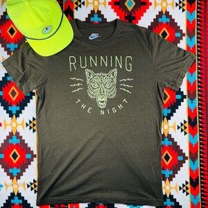 Nike “Running the Night” Glow-in-the-Dark Graphic Tee – Olive Green (L)